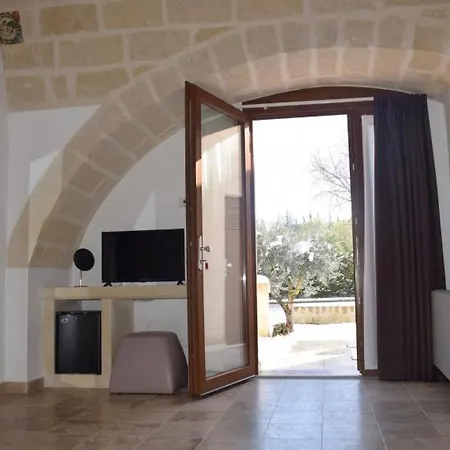 Masseria Santa Lucia 4*