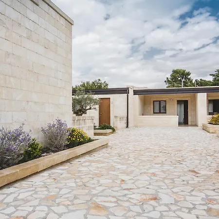 Masseria Santa Lucia Aparthotel 4*